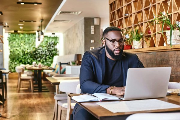 Quels sont les enjeux des formations professionnelles en ligne?