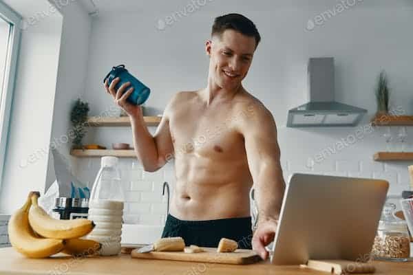 A quel moment prendre l'Iso Whey Zero Black?