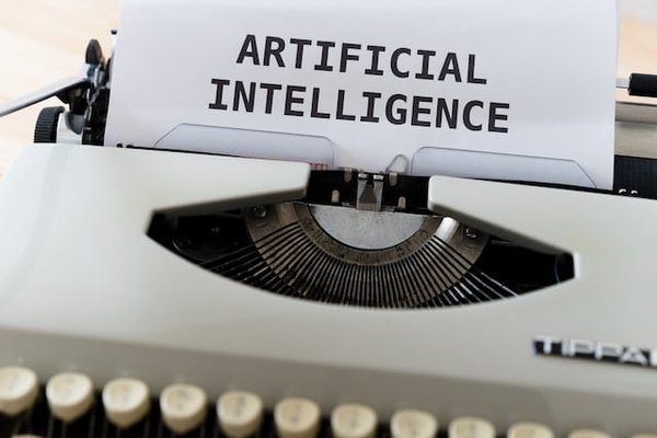 Comment réussir en tant que spécialiste en intelligence artificielle pour l'optimisation des processus industriels ?